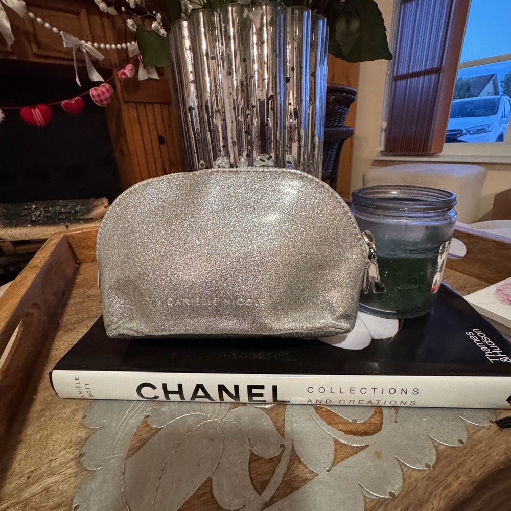 Danielle Nicole Disney Pouch - image 2